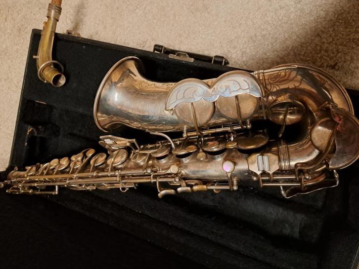 saxofooPierret Super Artiste uit 1949, Muziek en Instrumenten, Blaasinstrumenten | Saxofoons, Gebruikt, Alt, Met koffer, Ophalen of Verzenden