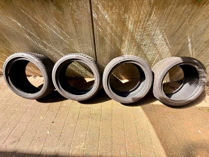 EXCELLENT ETAT ! pneus hiver Bridgestone Blizzak 245/40 R18, Autos : Pièces & Accessoires, Pneus & Jantes, Enlèvement