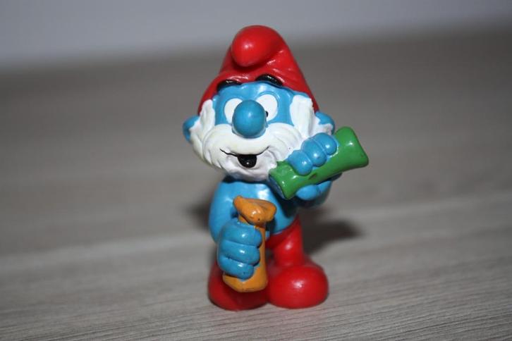 grote smurf met reageerbuis , schleich  1981 , als nieuw, Verzamelen, Smurfen, Zo goed als nieuw, Poppetje, Figuurtje of Knuffel