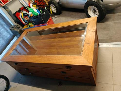 Salon of TV meubel met uitstal glas, Huis en Inrichting, Tafels | Salontafels, Zo goed als nieuw, Glas, Ophalen