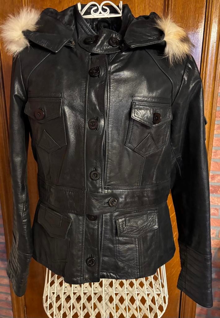 Stevige lederen jas met afritsbaar onderdeel en muts., Kleding | Dames, Jassen | Winter, Zo goed als nieuw, Maat 38/40 (M), Zwart