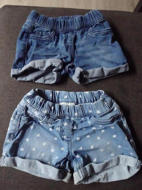 2 jeansshortjes (C&A) Maat 110, Kinderen en Baby's, Kinderkleding | Maat 110, Zo goed als nieuw, Meisje, Broek, Ophalen of Verzenden
