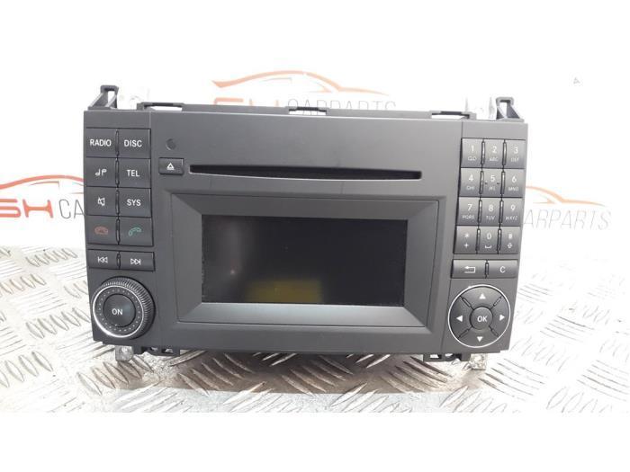 Radio CD Speler van een Mercedes A-Klasse, Auto-onderdelen, Elektronica en Kabels, Mercedes-Benz, Gebruikt, Ophalen of Verzenden