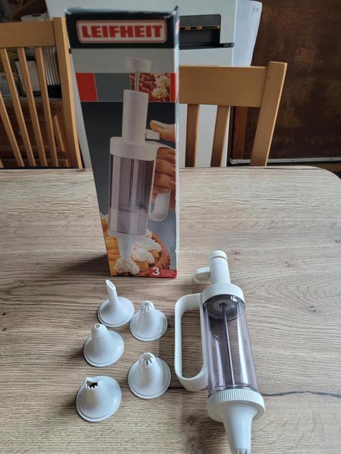 Garneerspuit - slagroomspuit / merk leifheit, Huis en Inrichting, Keuken | Potten en Pannen, Ophalen of Verzenden
