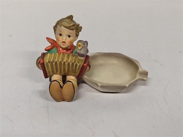 A6617 Hummel Goebel Beeld & Asbak [114], Antiek en Kunst, Kunst | Beelden en Houtsnijwerken, Ophalen of Verzenden