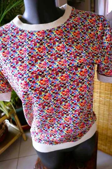 leuk kunstvol bijzonder T-shirt beschikbaar voor biedingen