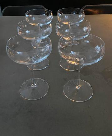 6 champagne coupes beschikbaar voor biedingen