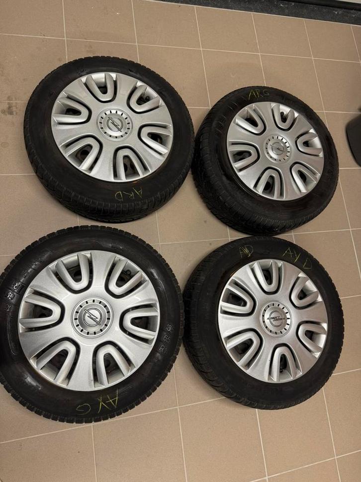 Opel 185/65 15 winterkit in goede staat, Auto-onderdelen, Banden en Velgen, Banden en Velgen, Winterbanden, 15 inch, 185 mm, Personenwagen