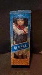 Porseleinen handgeschilderde pop Promenade Collection, Verzamelen, Ophalen of Verzenden, Nieuw, Pop