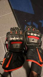Dainese motorhandschoenen, Ophalen