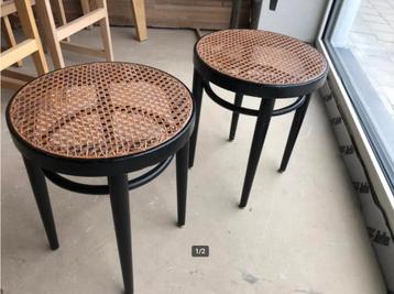 2x vintage thonet tabouretten uit 1977 beschikbaar voor biedingen
