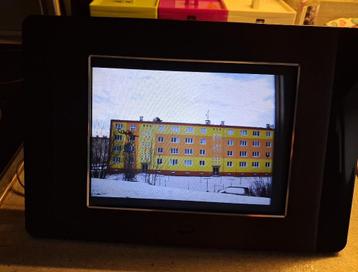 Cadre photos numérique 8" en parfait état beschikbaar voor biedingen