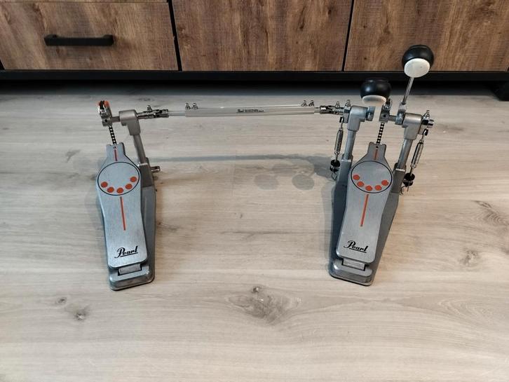 Pearl P932 double kick pedal, Muziek en Instrumenten, Drumstellen en Slagwerk, Zo goed als nieuw, Pearl, Ophalen of Verzenden