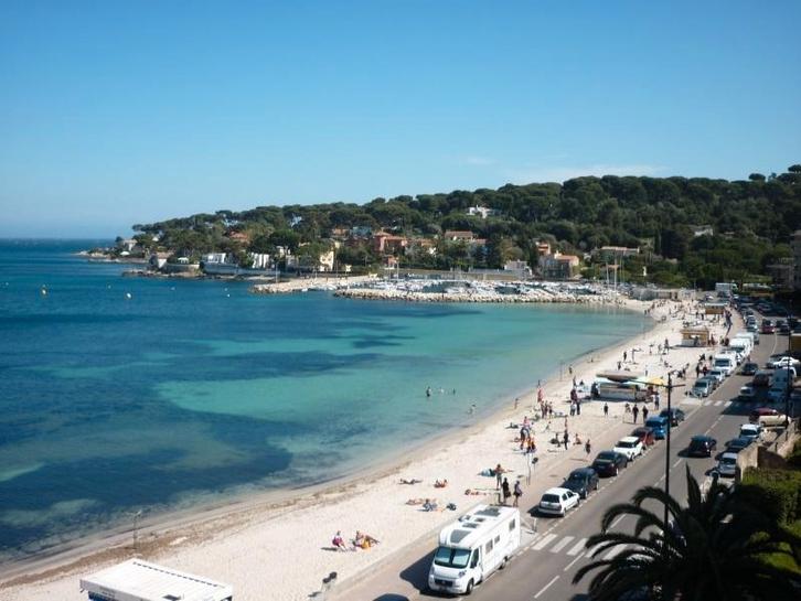 Côte d'Azur Antibes studio face à la plage avec piscine, Vacances, Maisons de vacances | France, Provence et Côte d'Azur, Appartement