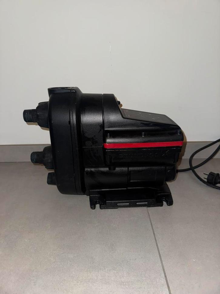 Grundfos SCALA2 3-45 Regenwaterpomp – Stil & Krachtig, Tuin en Terras, Waterpompen, Zo goed als nieuw, Elektrisch, Regentonpomp