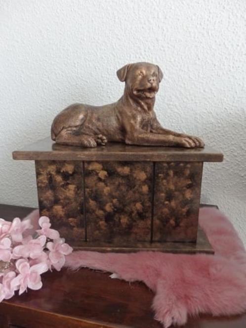 Rottweiler beeld op urn als set of als los beeld handgemaakt, Dieren en Toebehoren, Honden-accessoires, Nieuw, Ophalen of Verzenden