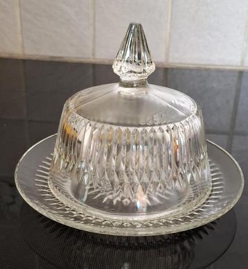 Vintage glazen botervloot beschikbaar voor biedingen