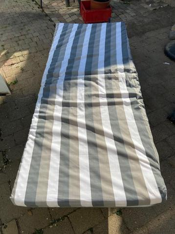 Logeerbed  beschikbaar voor biedingen
