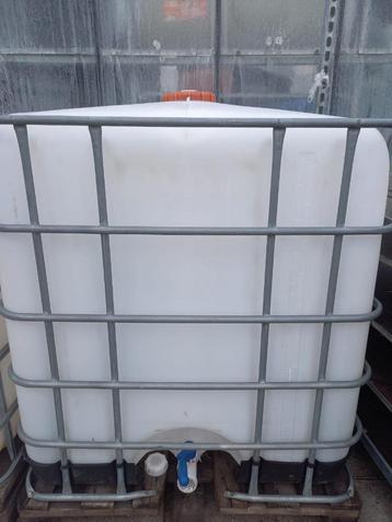water vat ,pallet container beschikbaar voor biedingen