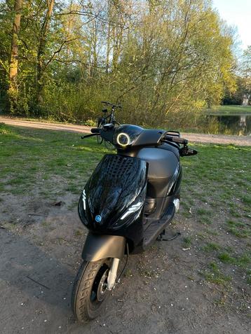 Piaggio Zip b klasse nieuw beschikbaar voor biedingen