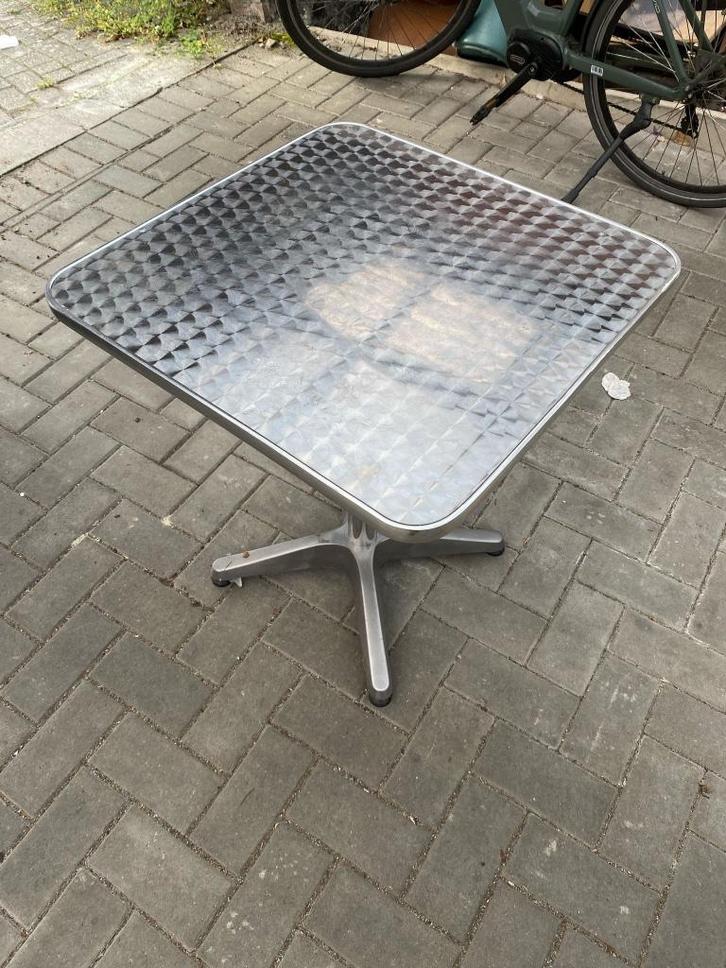 2 stevige metalen terrastafels / bistrotafels – vierkant, Tuin en Terras, Tuintafels, Zo goed als nieuw, Vierkant, Aluminium, Ophalen