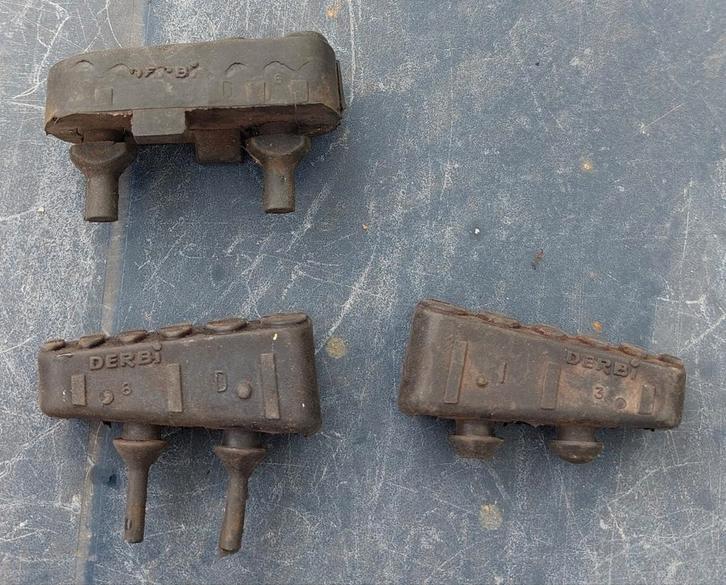 Derbi 50cc voetsteun rubber, Motoren, Onderdelen | Merk-onafhankelijk, Gebruikt, Ophalen of Verzenden