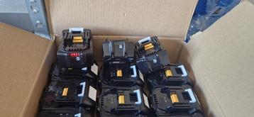 Nieuwe en Gebruikte Makita batterijen + oplader, Ophalen of Verzenden, Nieuw