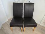 Twee nieuwe bruine lederen stoelen met houten poten, Huis en Inrichting, Ophalen, Twee, Bruin, Nieuw