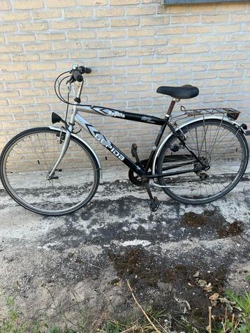 Fiets met 7 versnellingen beschikbaar voor biedingen