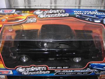 diverse modelauto's op 1/18 met doos beschikbaar voor biedingen