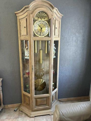 Staanklok in zeer mooie staat beschikbaar voor biedingen