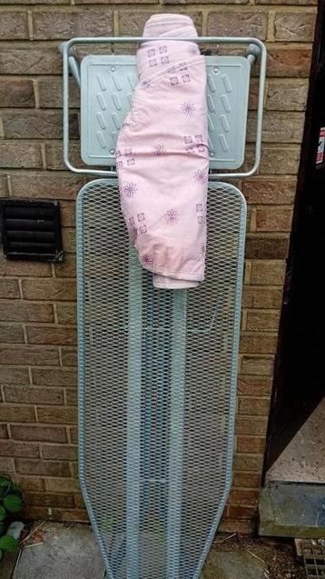 CALOR strijkplank voor stoomgenerator of strijkijzer beschikbaar voor biedingen