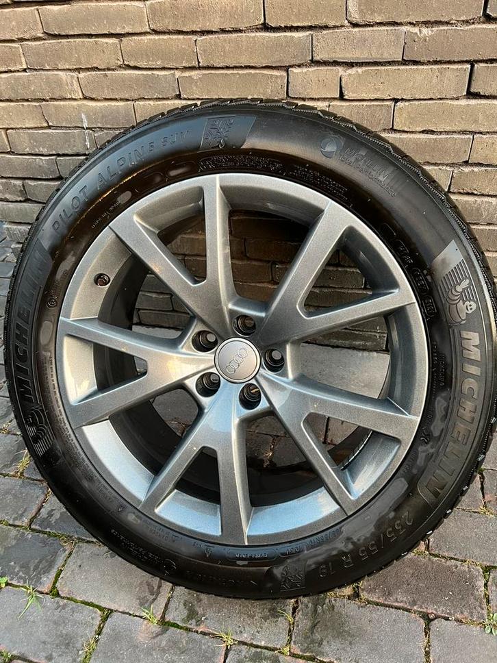 AUDI R19 Velgen met winterbanden Michelin Alpin 5 SUV, Auto-onderdelen, Banden en Velgen, Velg(en), Winterbanden, Ophalen