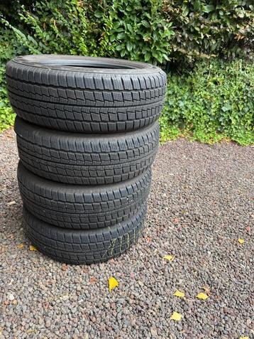 set van 4 winterbanden Hankook 215/60-17C Winter RW06 TL beschikbaar voor biedingen
