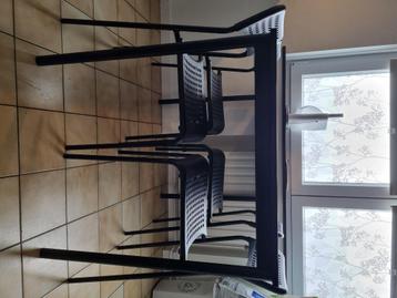Ikea-tafel + 4 stoelen  beschikbaar voor biedingen