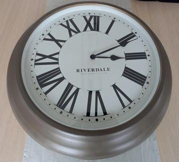 Riverdale wandklok beschikbaar voor biedingen