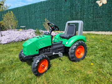 Traptractor met aanhangwagen. beschikbaar voor biedingen