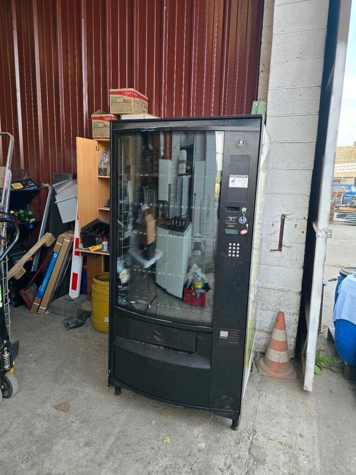 TE KOOP: Volledig werkende vendingautomaat met koeling en mu, Zakelijke goederen, Horeca | Overige, Ophalen
