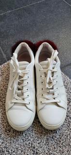 Witte sneaker met echt bont, Kleding | Dames, Schoenen, Ophalen of Verzenden