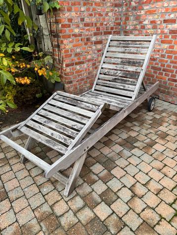Ligbed teakhout beschikbaar voor biedingen