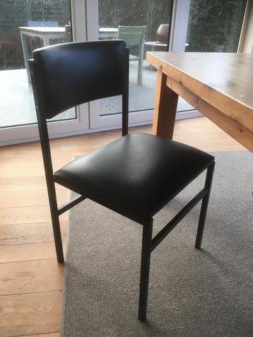 (14x) zwarte metalen stoelen skai bekleding