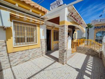 Bovenwoning bij het C.C. Habaneras in Torrevieja beschikbaar voor biedingen