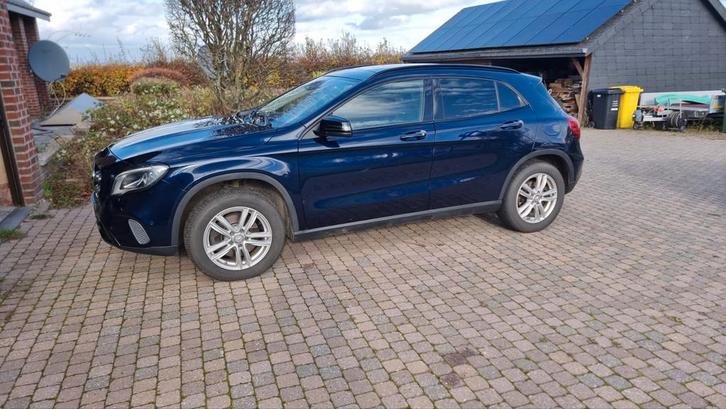 Mercedes-Benz GLA  250 e  4 Matic  2018, Auto's, Mercedes-Benz, Particulier, GLA, 4x4, ABS, Achteruitrijcamera, Benzine, Euro 6