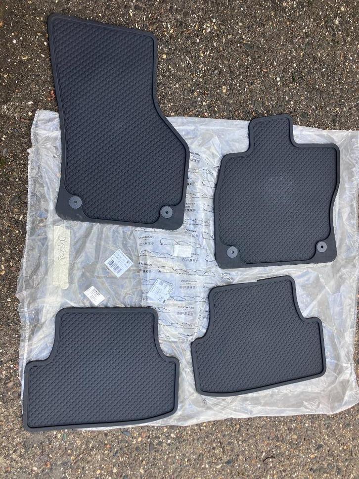 rubber matjes voor seat leon, 4 voetmatten, Auto diversen, Automatten, Nieuw, Ophalen of Verzenden