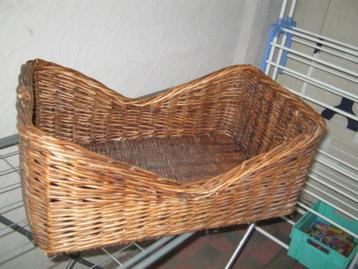 hondenmand beschikbaar voor biedingen