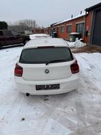 BMW 1 SERIE ✅114i GARANTIE BENZINE AIRCO EURO 6 CarPlay, Auto's, Wit, 5 deurs, Onderhoudsboekje, Velours