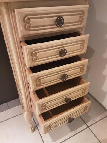 Bijzetkastje  5 laden ! Craquelé  beschikbaar voor biedingen