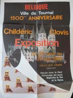 poster 1982 Exposition Tournai Childéric Clovis Anniversaire, Verzamelen, Posters, Verzenden, Zo goed als nieuw, Reclame