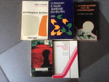 Boeken lot allerlei   beschikbaar voor biedingen