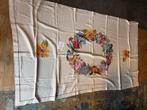 Geborduurd tafellaken 120 x 210 cm, Huis en Inrichting, Ophalen, Zo goed als nieuw, Rechthoek, Binnen